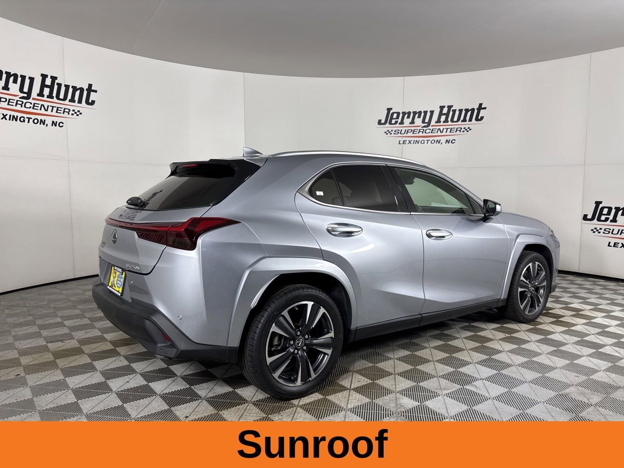 Used 2023 Lexus UX 250h FWD w/ Premium Package image 5