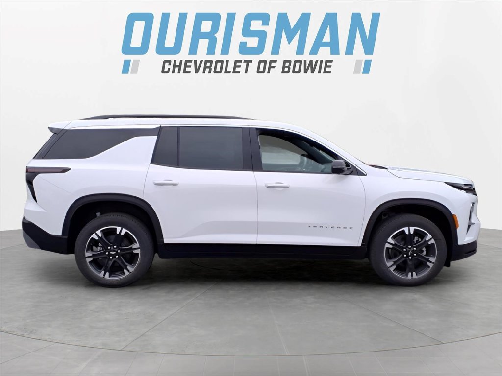 New 2027 Chevrolet Traverse LT w/ Sun and Wheel Package AWD/4WD image 2