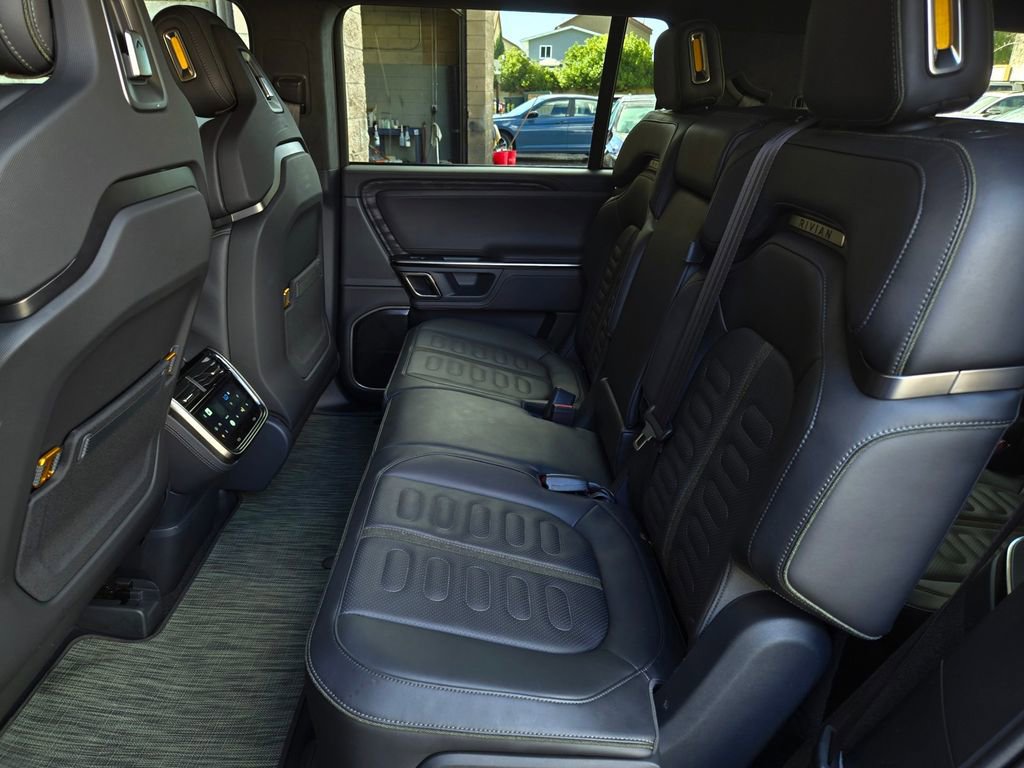 Used 2022 Rivian R1S Launch Edition image 13