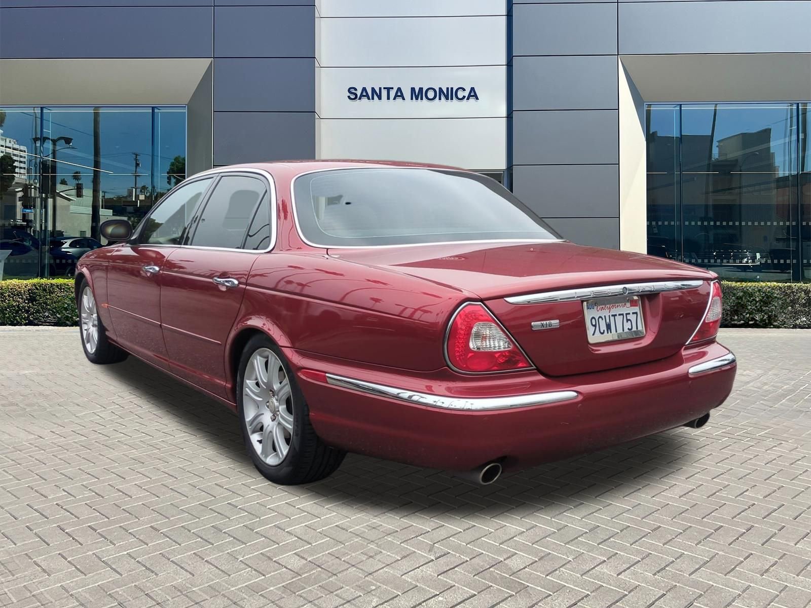Used 2004 Jaguar XJ8 RWD image 3