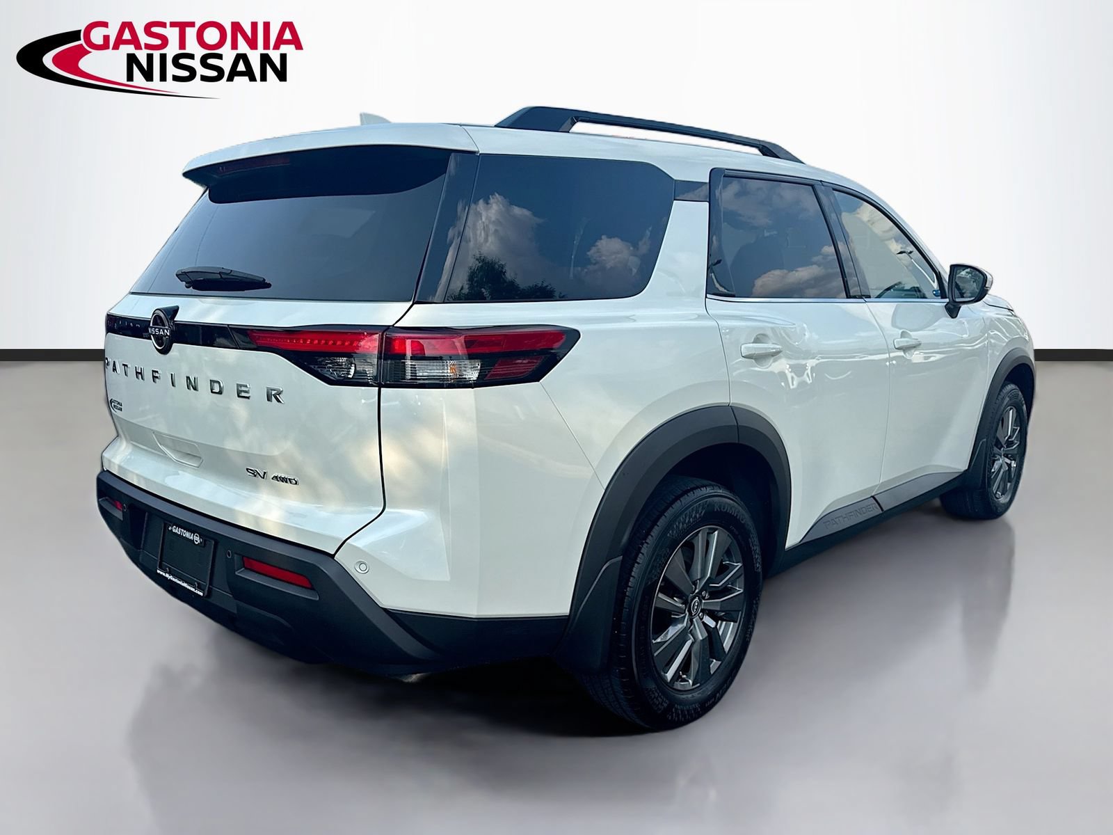 Used 2024 Nissan Pathfinder SV AWD/4WD image 9