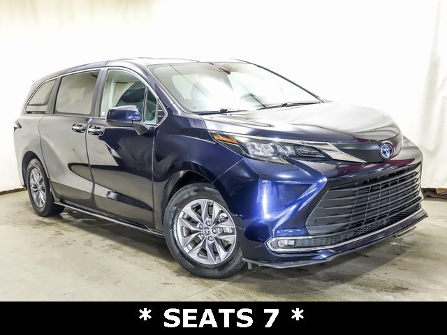 Certified 2024 Toyota Sienna XLE image 2