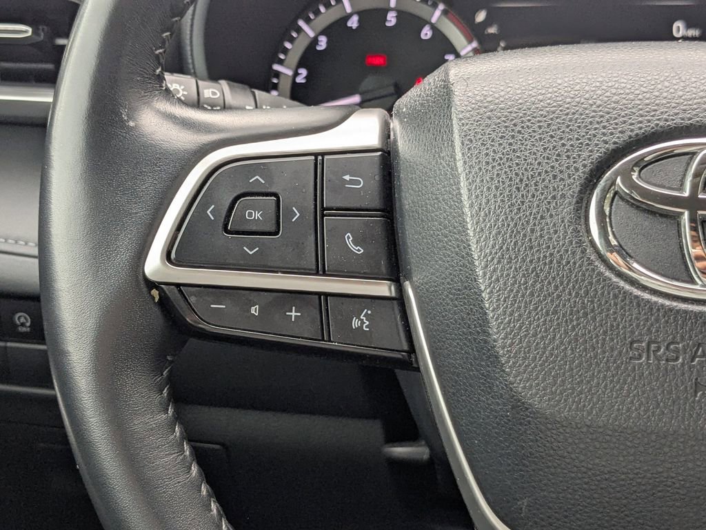 Used 2023 Toyota Highlander LE image 26