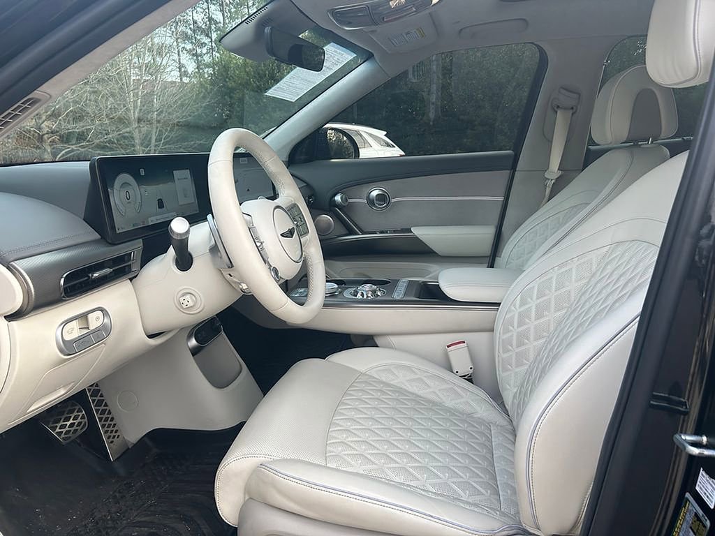 Used 2023 Genesis GV60 Performance image 8