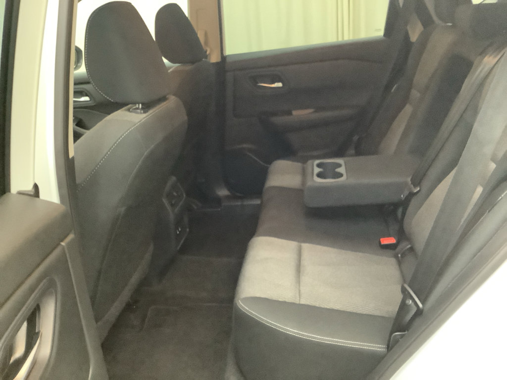 Used 2024 Nissan Rogue SV image 26