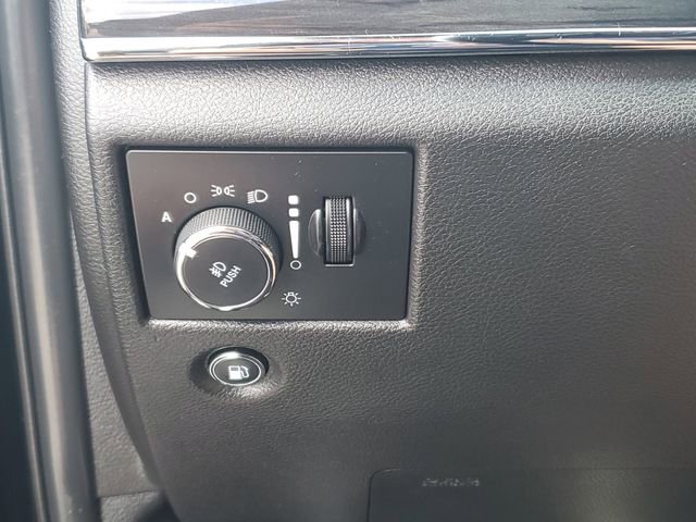 Used 2021 Jeep Grand Cherokee Overland AWD/4WD image 23