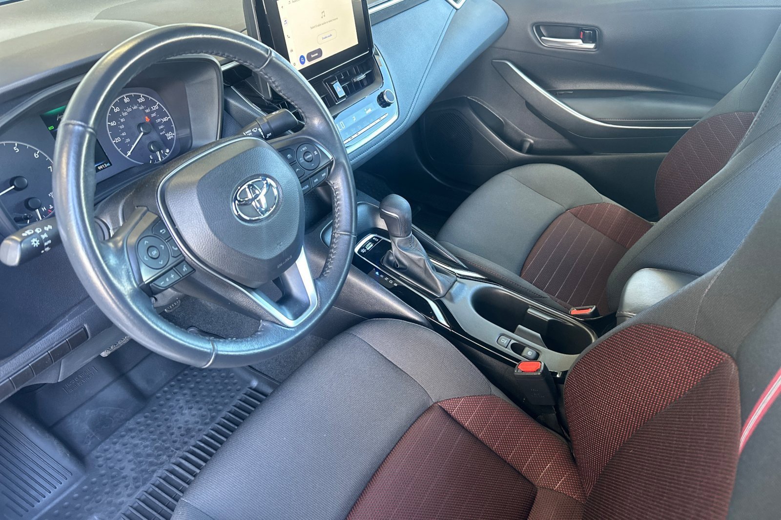 Certified 2023 Toyota Corolla SE w/ SE Premium Package image 9