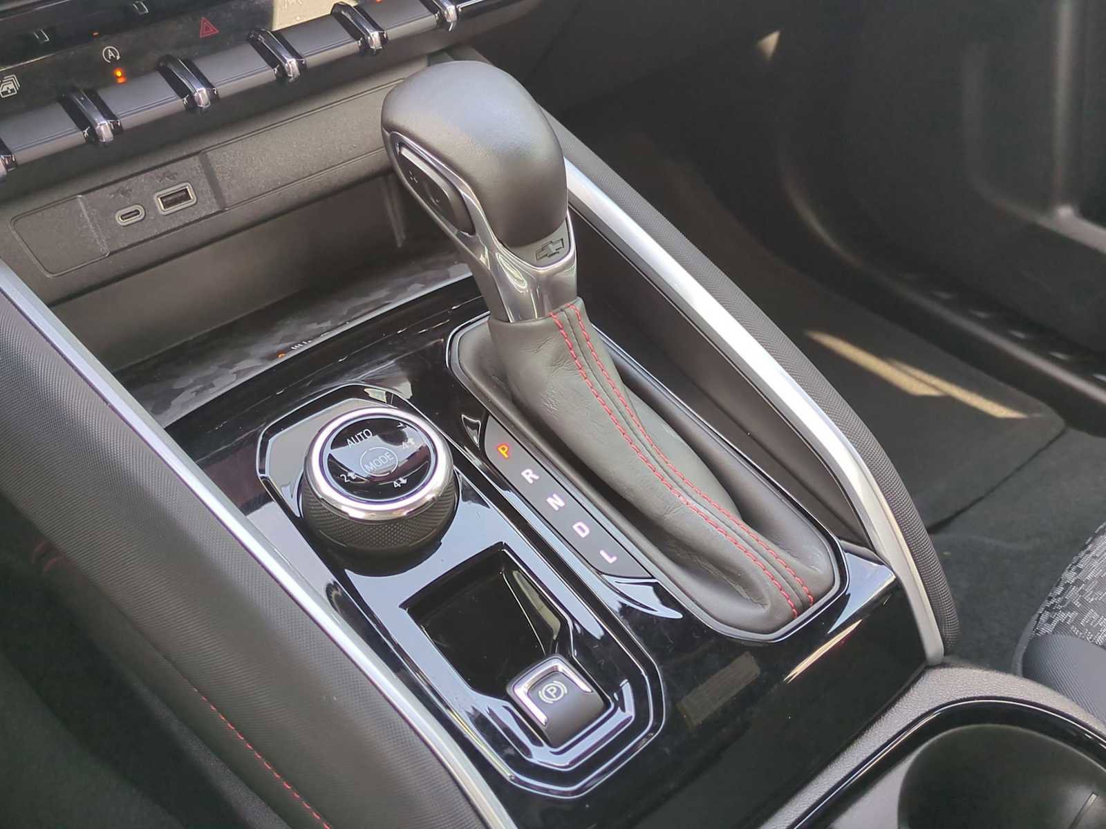 Used 2023 Chevrolet Colorado Z71 w/ Z71 Convenience Package 2 image 16