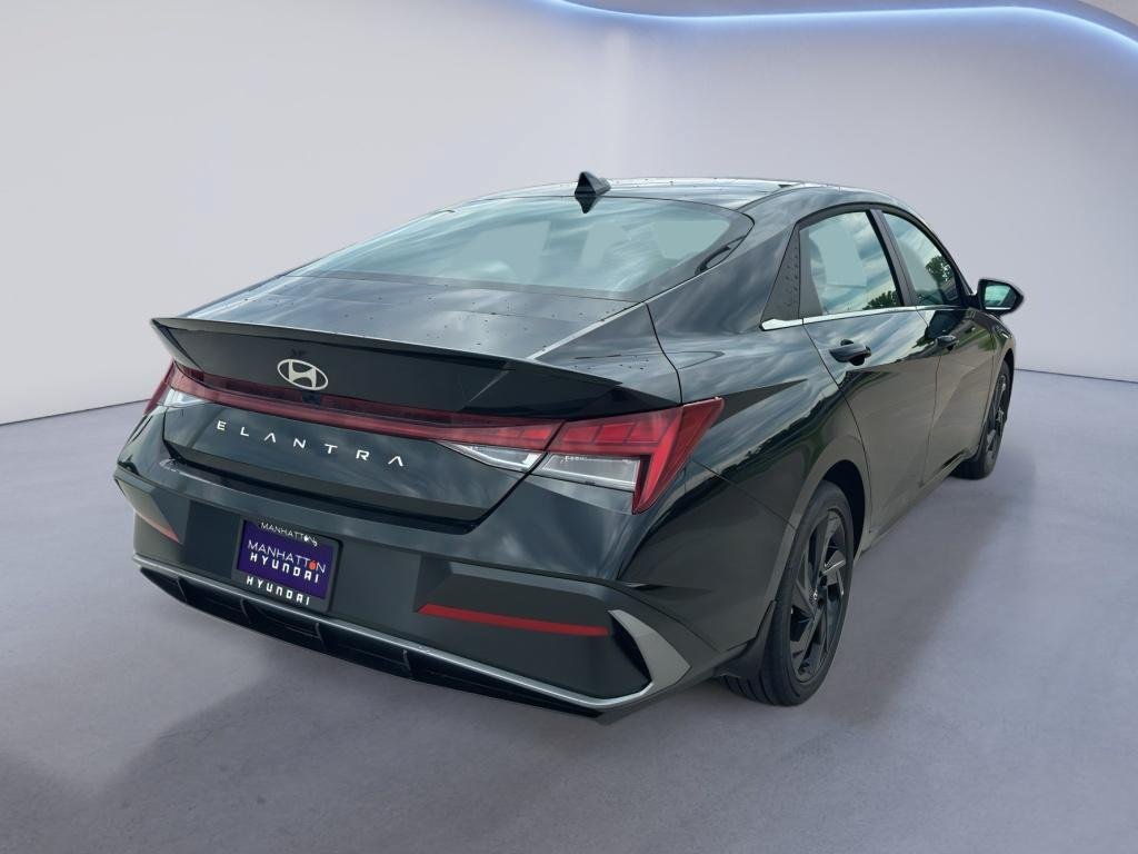 New 2026 Hyundai Elantra SEL Sport Premium FWD image 5