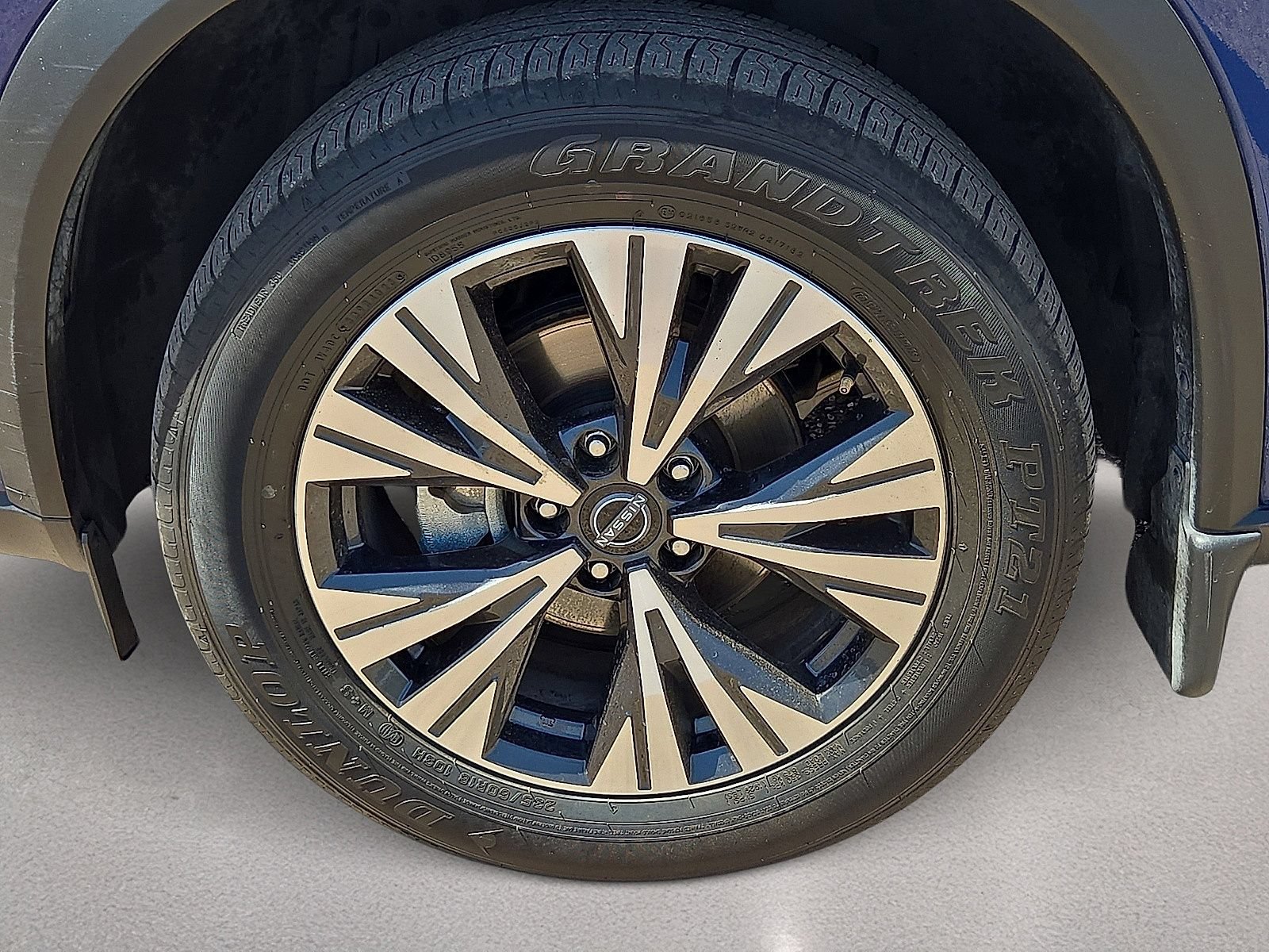 Used 2023 Nissan Rogue SV AWD/4WD image 10