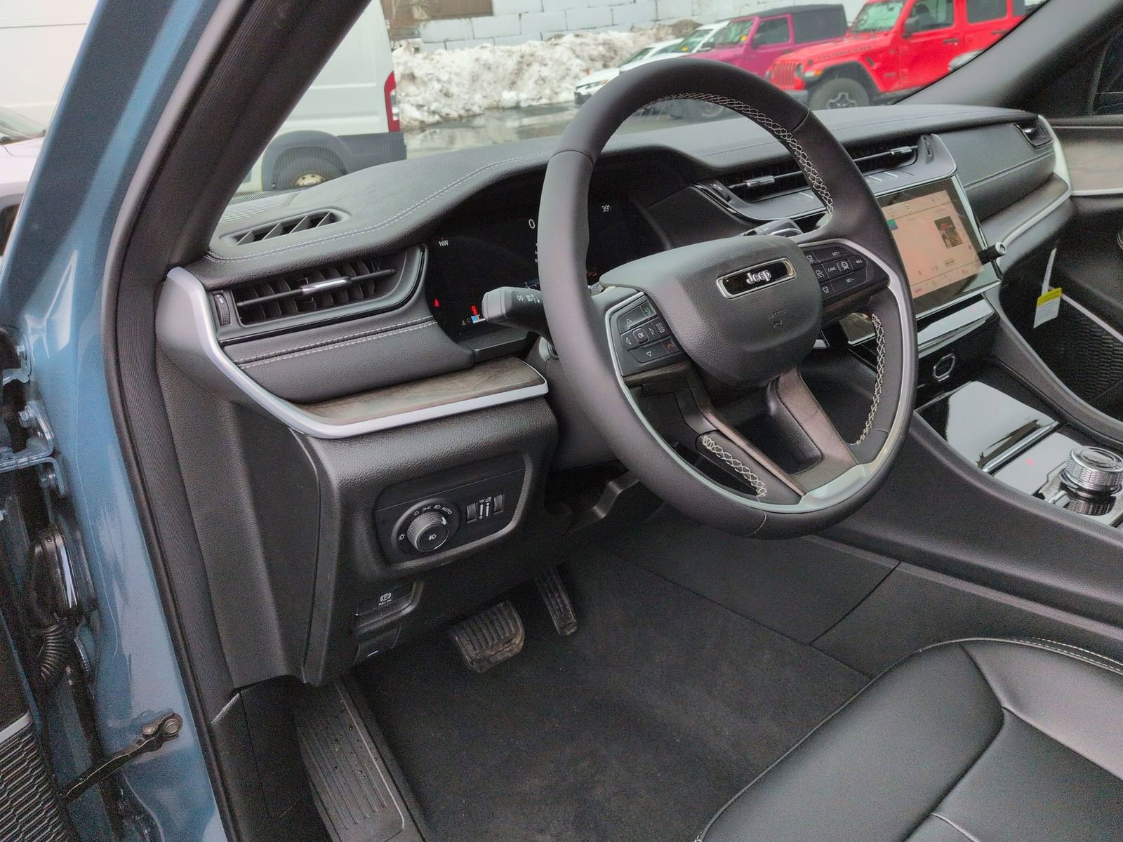 New 2026 Jeep Grand Cherokee Limited image 9