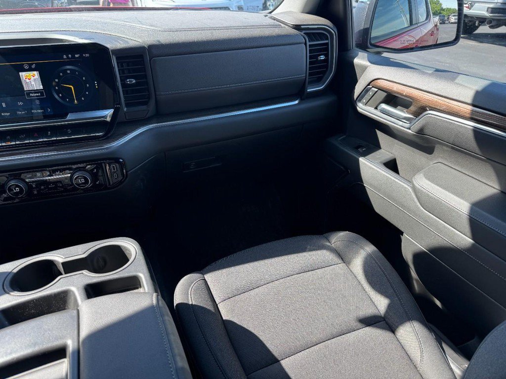 Used 2024 Chevrolet Silverado 1500 LT w/ Z71 Off-Road Package AWD/4WD image 20