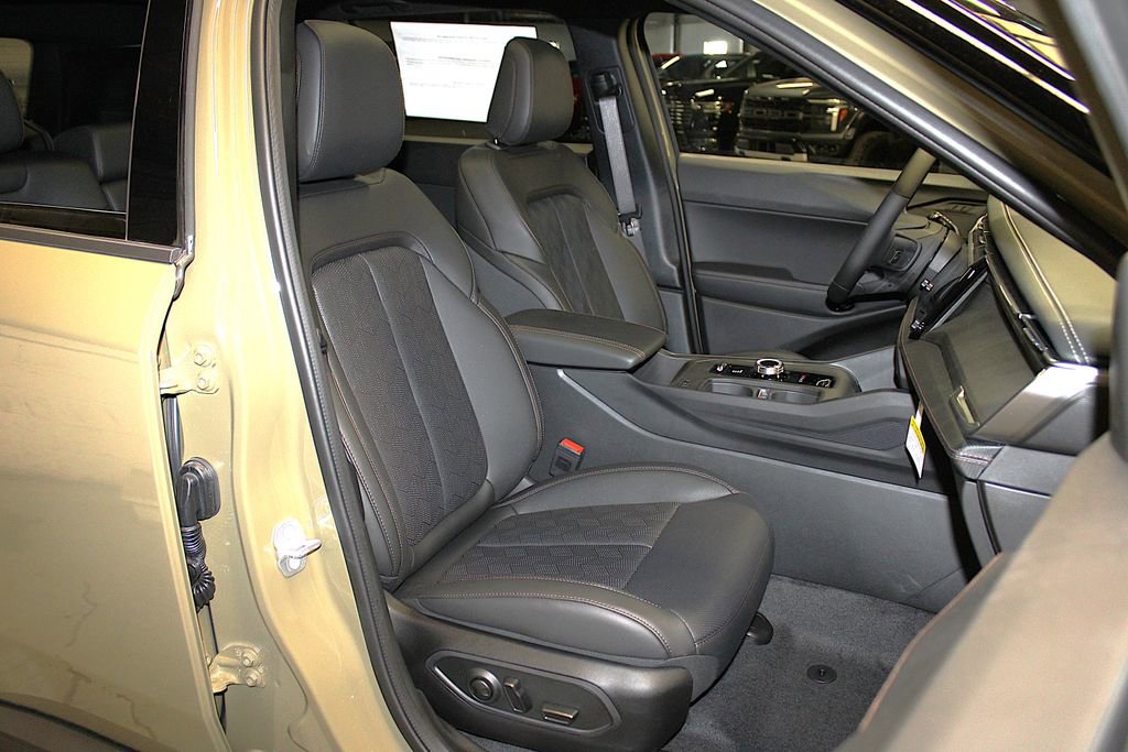 New 2026 Jeep Cherokee Overland w/ Advanced Pro Tech Group image 38