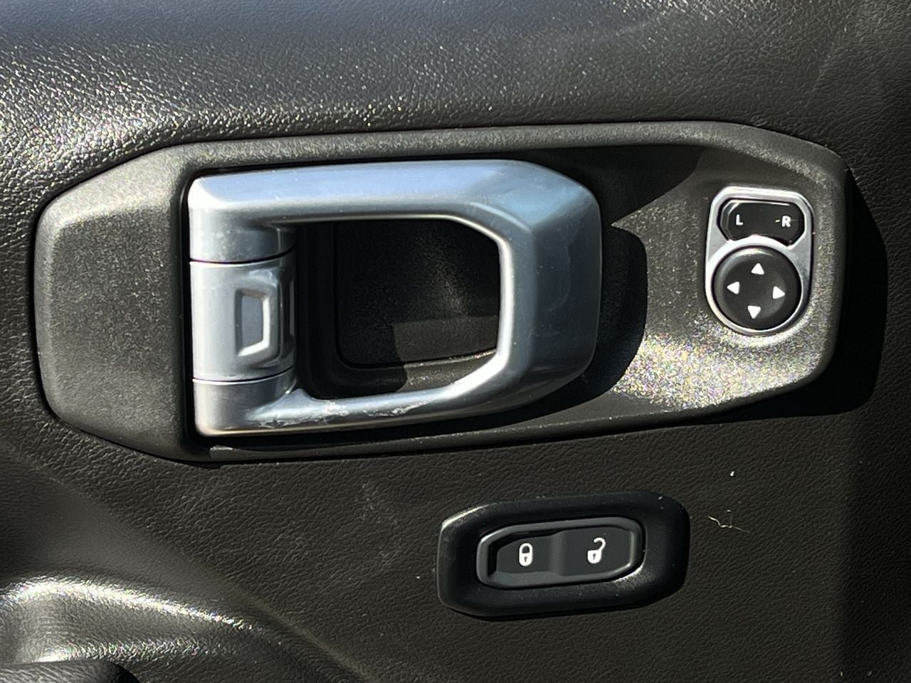 Used 2024 Jeep Gladiator Sport AWD/4WD image 21