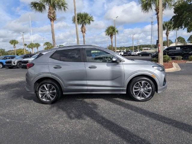 Used 2023 Buick Encore GX Select w/ Experience Buick Package FWD image 2