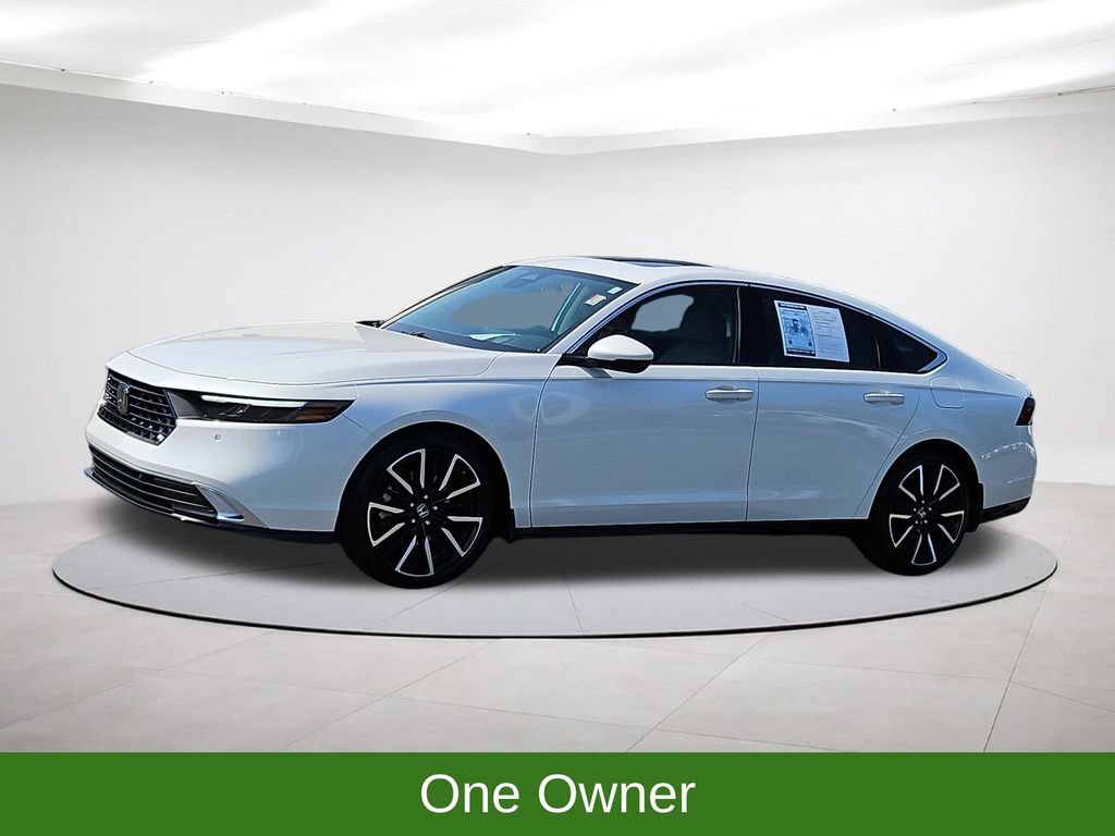 Used 2023 Honda Accord Touring image 3