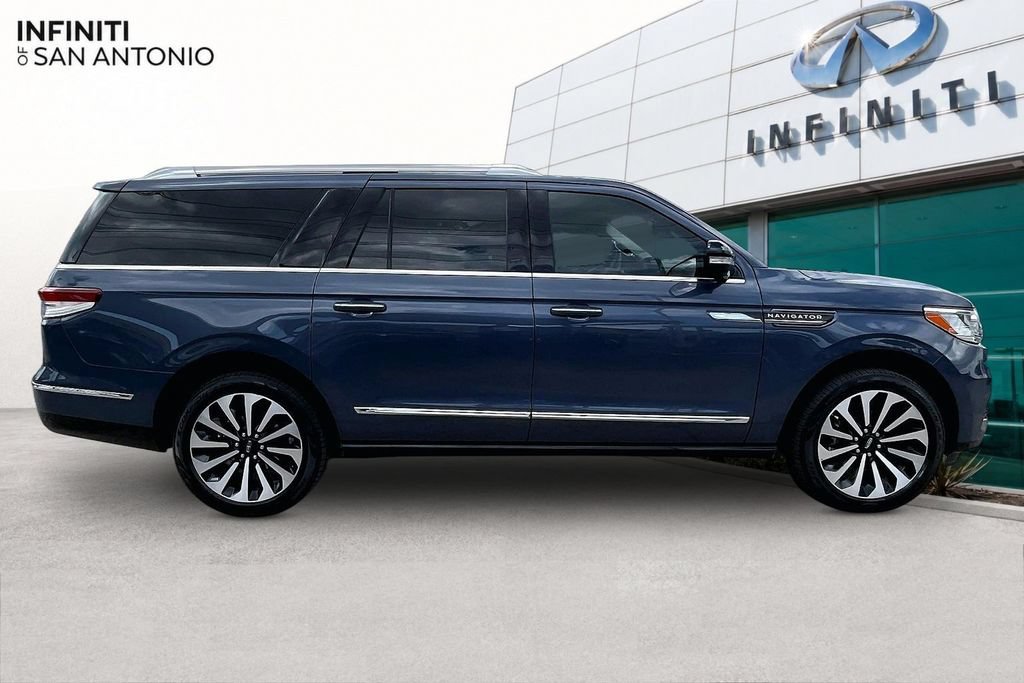 Used 2023 Lincoln Navigator L Reserve AWD/4WD image 47