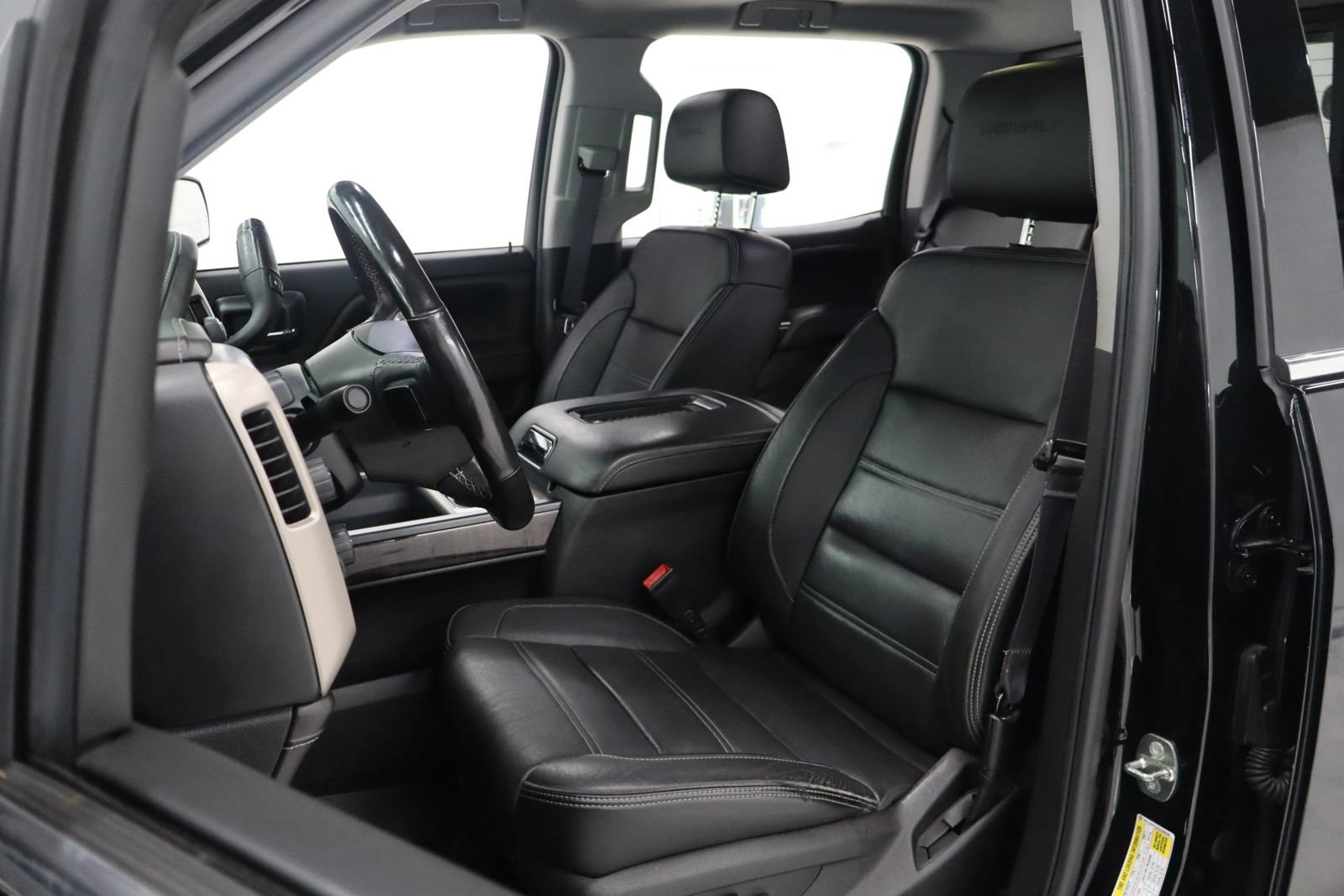 Used 2016 GMC Sierra 1500 Denali w/ Enhanced Driver Alert Package AWD/4WD image 16