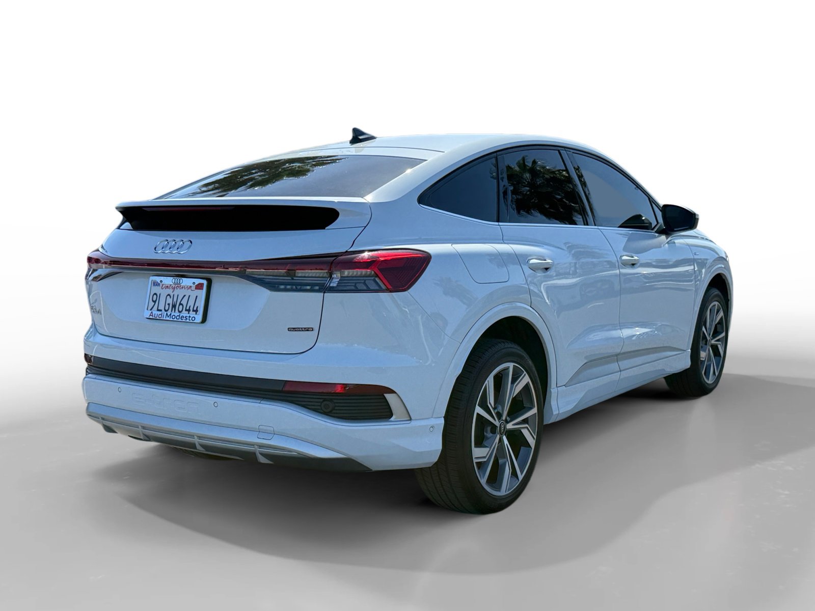 Used 2023 Audi Q4 e-tron Prestige image 5