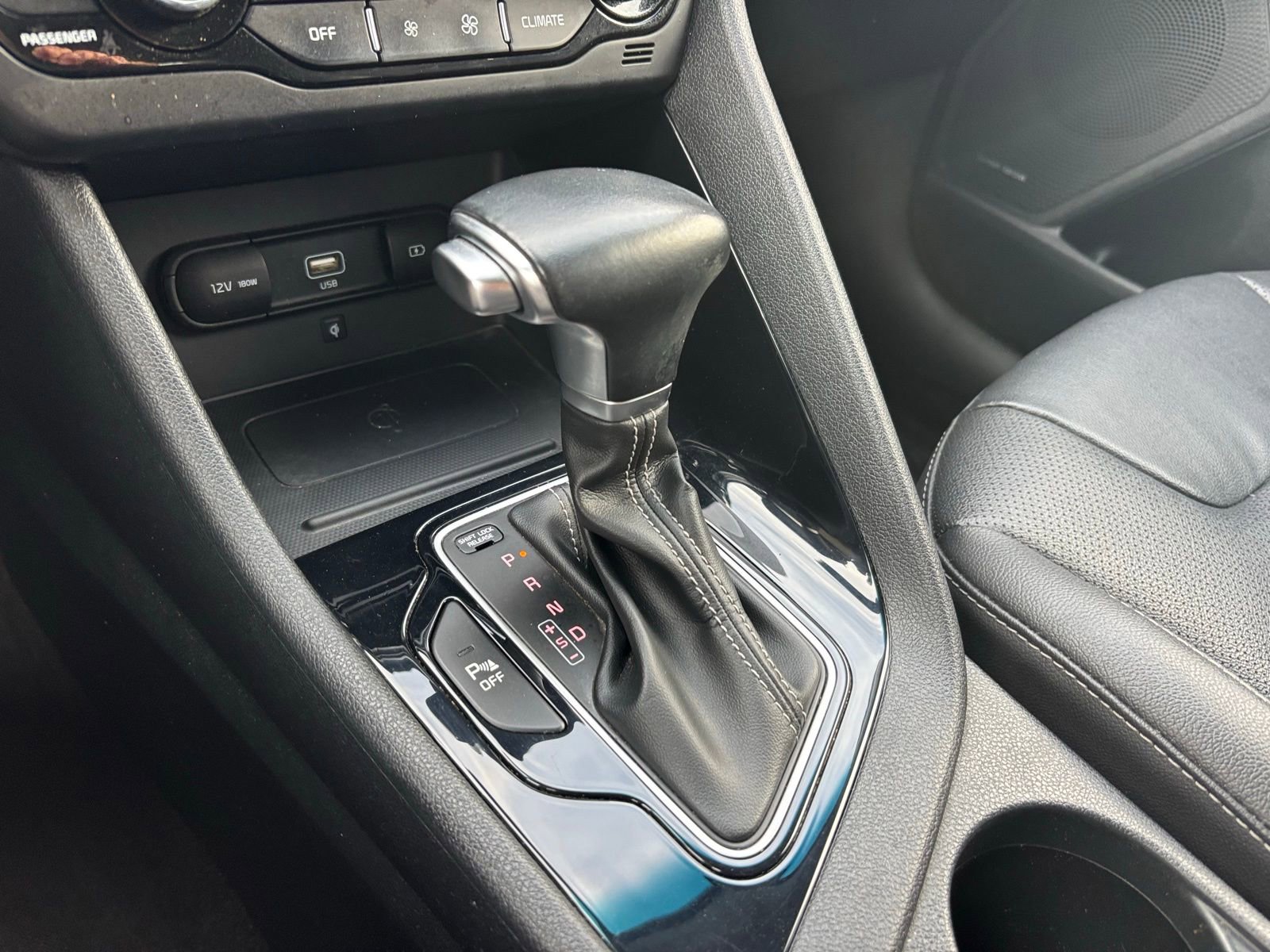 Used 2022 Kia Niro EX Premium FWD image 26
