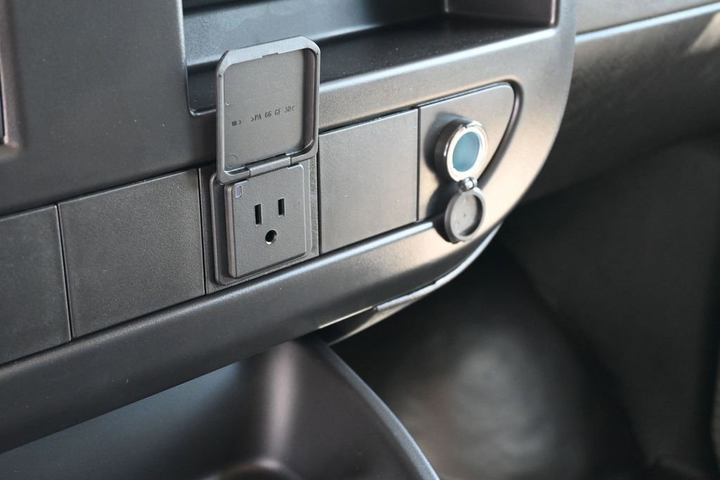 New 2026 GMC Savana 3500 Extended RWD image 18