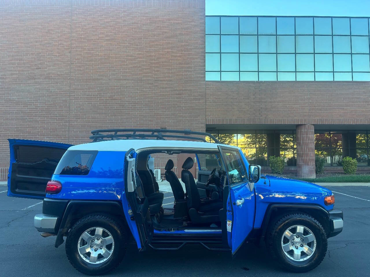 Used 2007 Toyota FJ Cruiser 2WD image 8