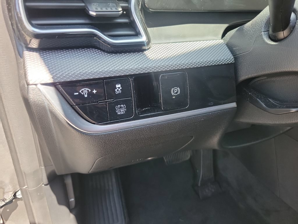 Certified 2024 Kia Sportage LX FWD image 18