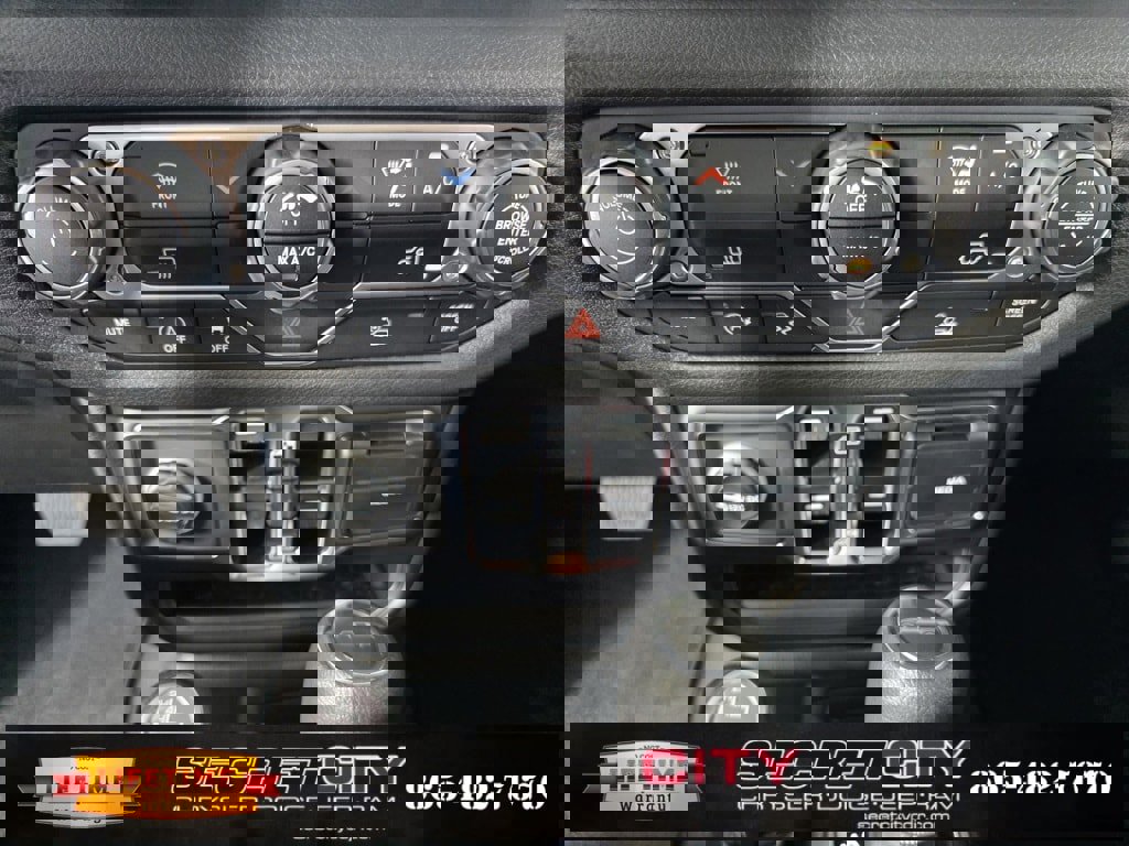 New 2025 Jeep Gladiator Sport image 23