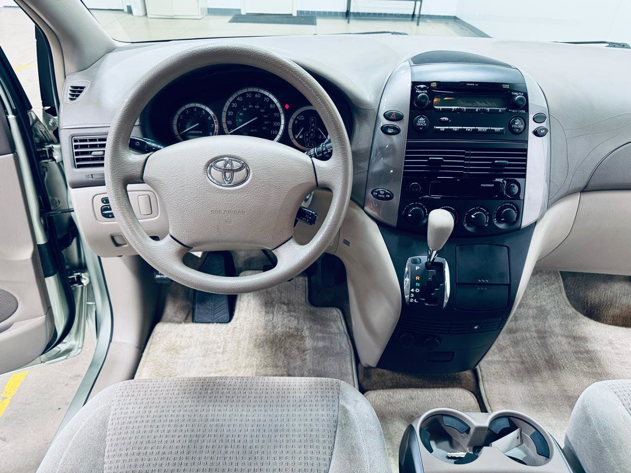 Used 2006 Toyota Sienna CE FWD image 26