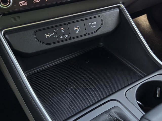 Used 2026 Kia Carnival FWD image 22