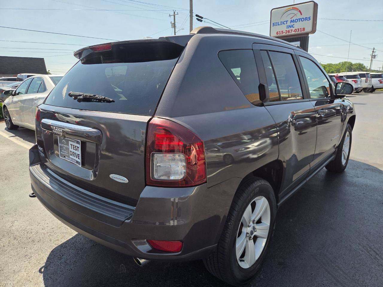 Used 2017 Jeep Compass Latitude AWD/4WD image 5