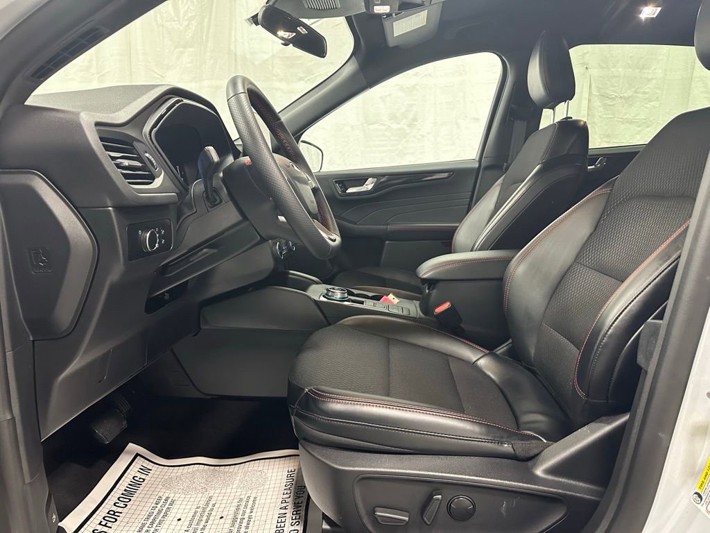 Used 2025 Ford Escape ST-Line AWD/4WD image 14