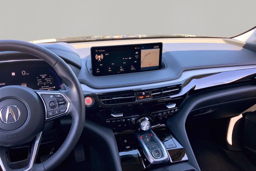 Used 2023 Acura MDX Technology image 9