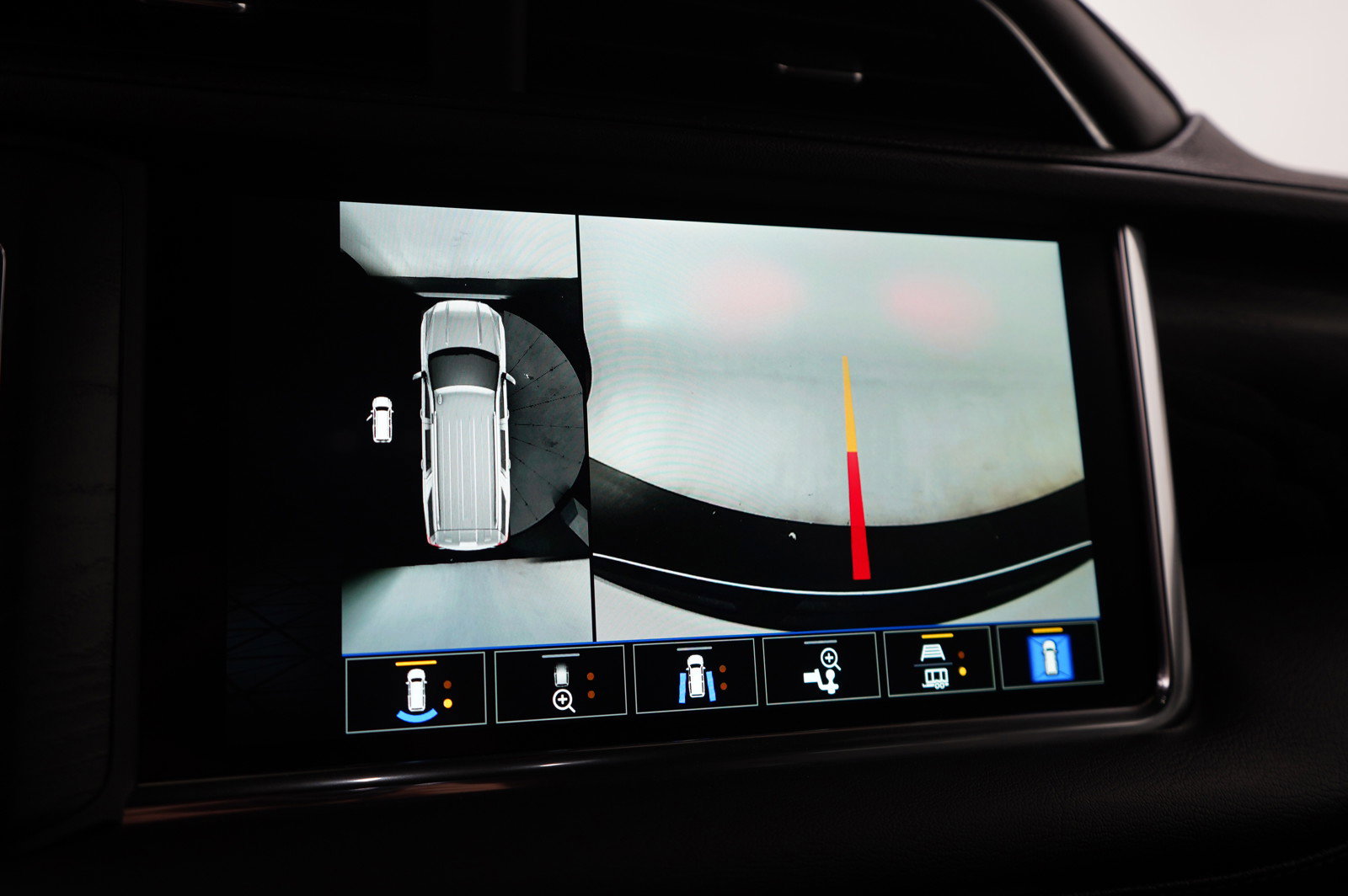 Used 2022 GMC Yukon XL Denali image 23