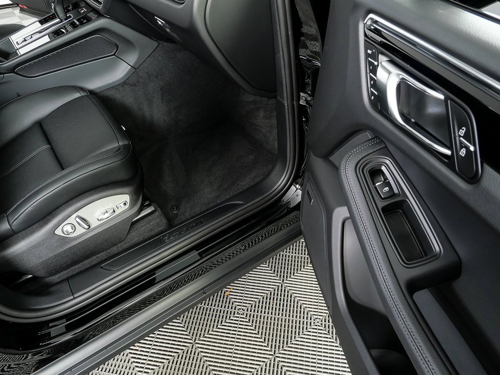 New 2026 Porsche Macan image 26