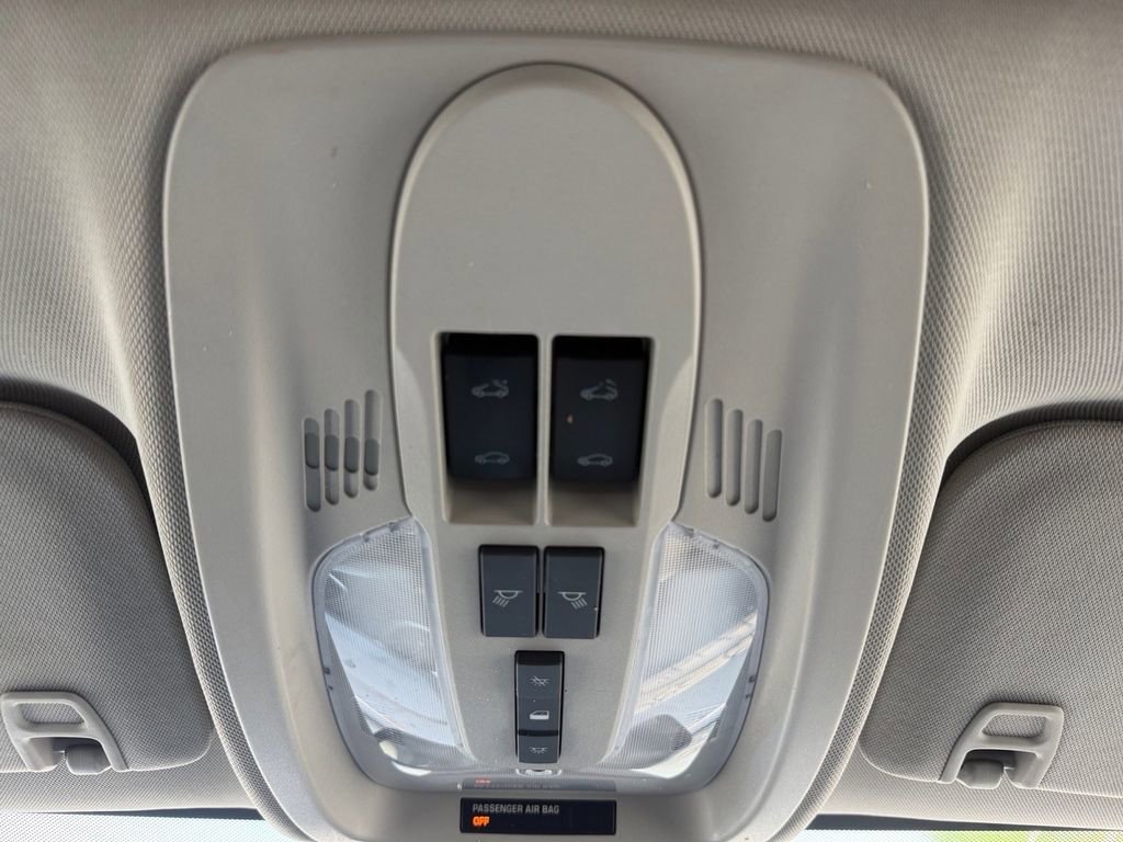 Used 2017 Chevrolet Equinox LT image 16