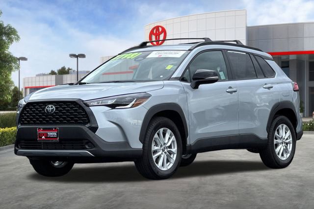 Certified 2025 Toyota Corolla Cross LE image 10