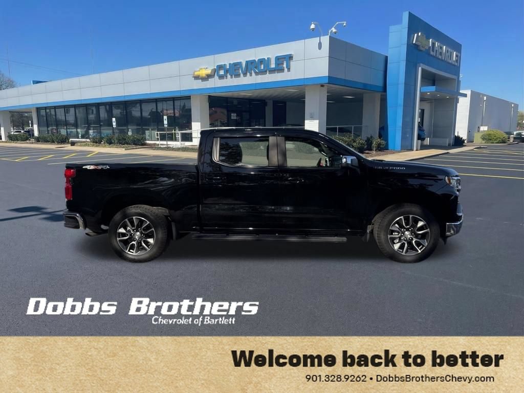 Used 2023 Chevrolet Silverado 1500 LT AWD/4WD image 9