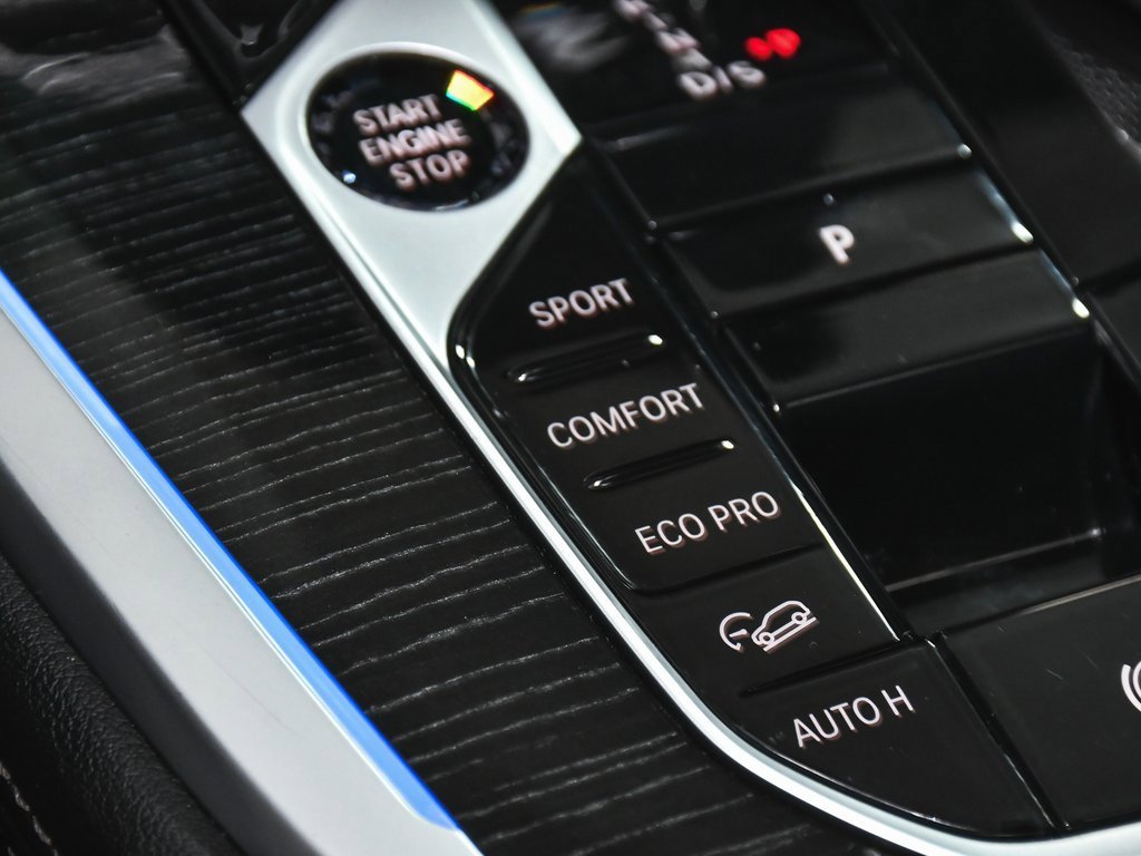 Used 2024 BMW X7 xDrive40i w/ Executive Package image 48