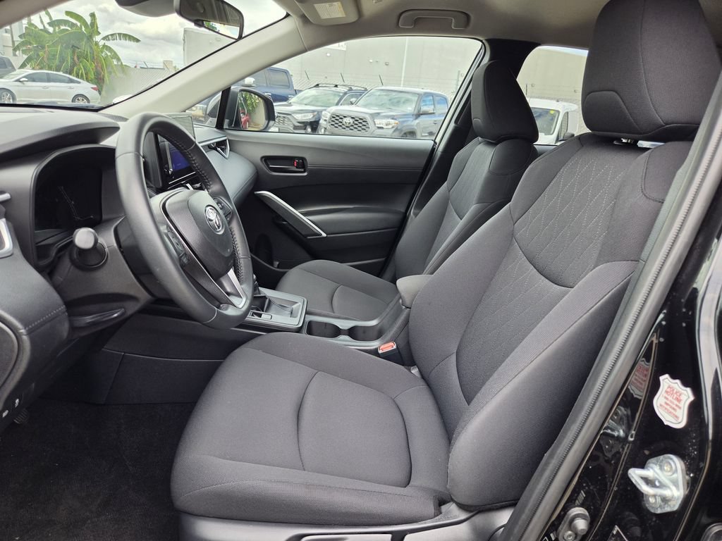 Used 2026 Toyota Corolla Cross LE FWD image 27