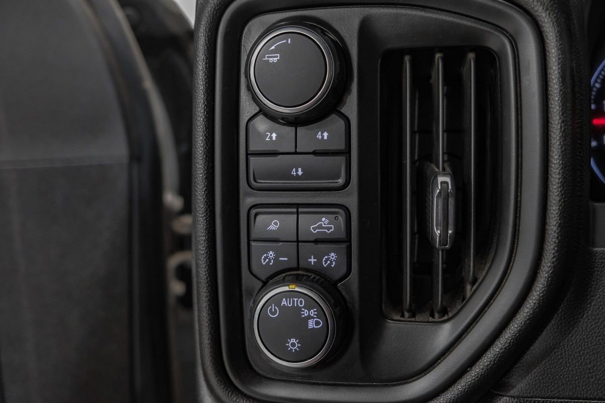 Used 2024 Chevrolet Silverado 2500 Custom w/ Custom Value Package AWD/4WD image 28