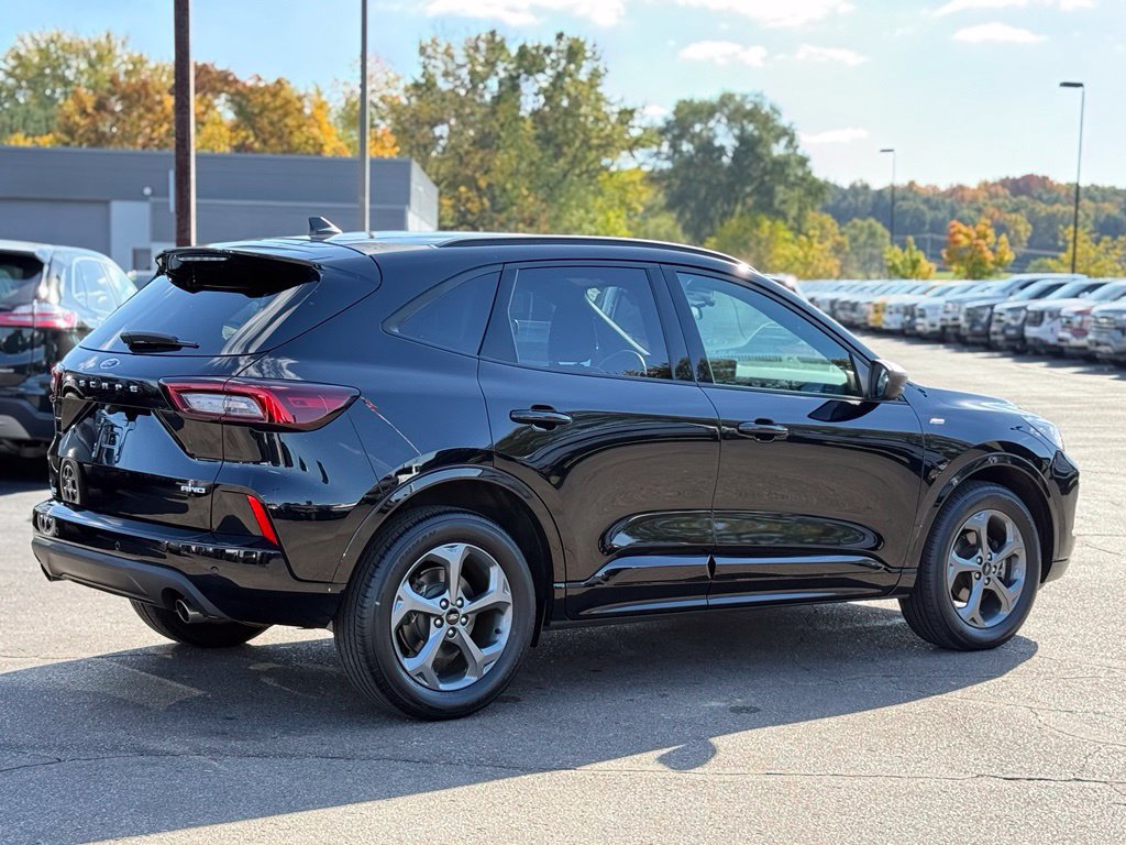 Used 2023 Ford Escape ST-Line w/ Tech Pack #1 AWD/4WD image 41