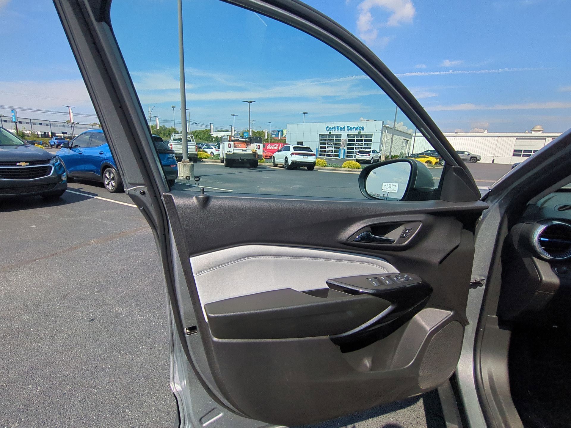 Certified 2024 Chevrolet Trax LT w/ Driver Confidence Package image 22