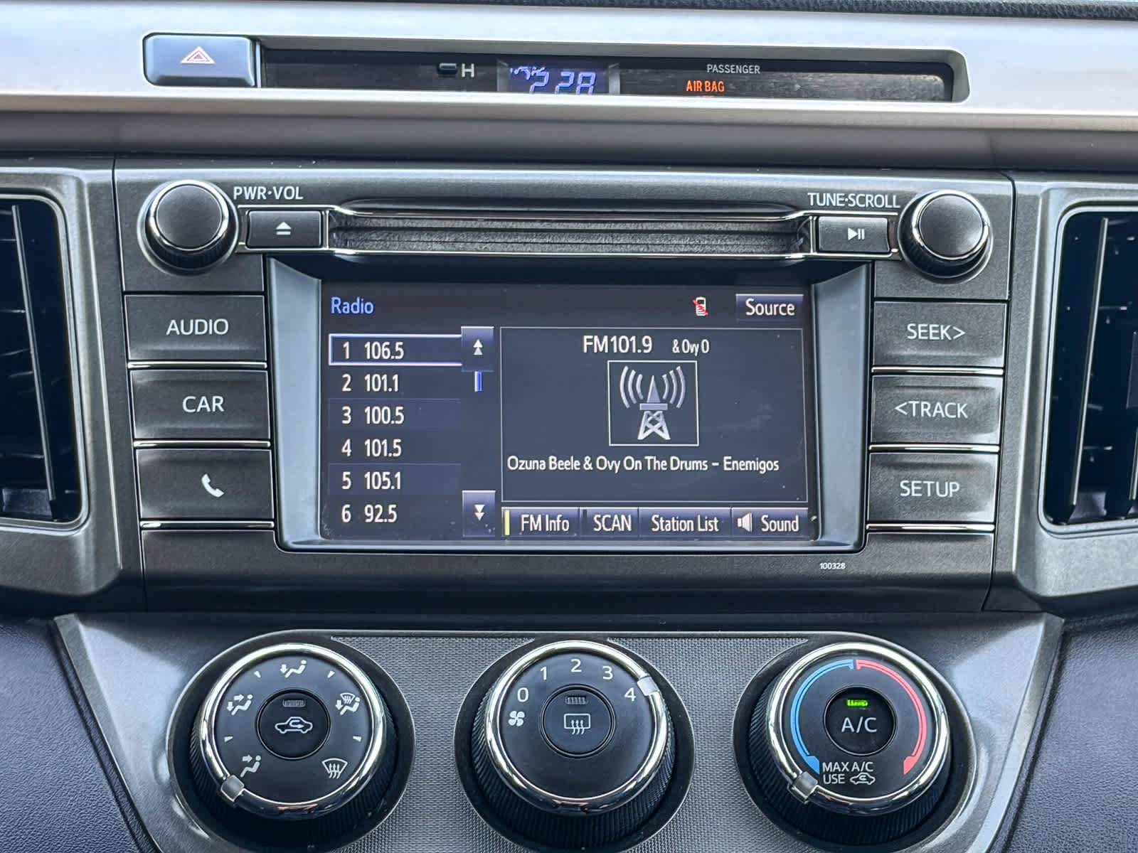 Used 2015 Toyota RAV4 LE image 13