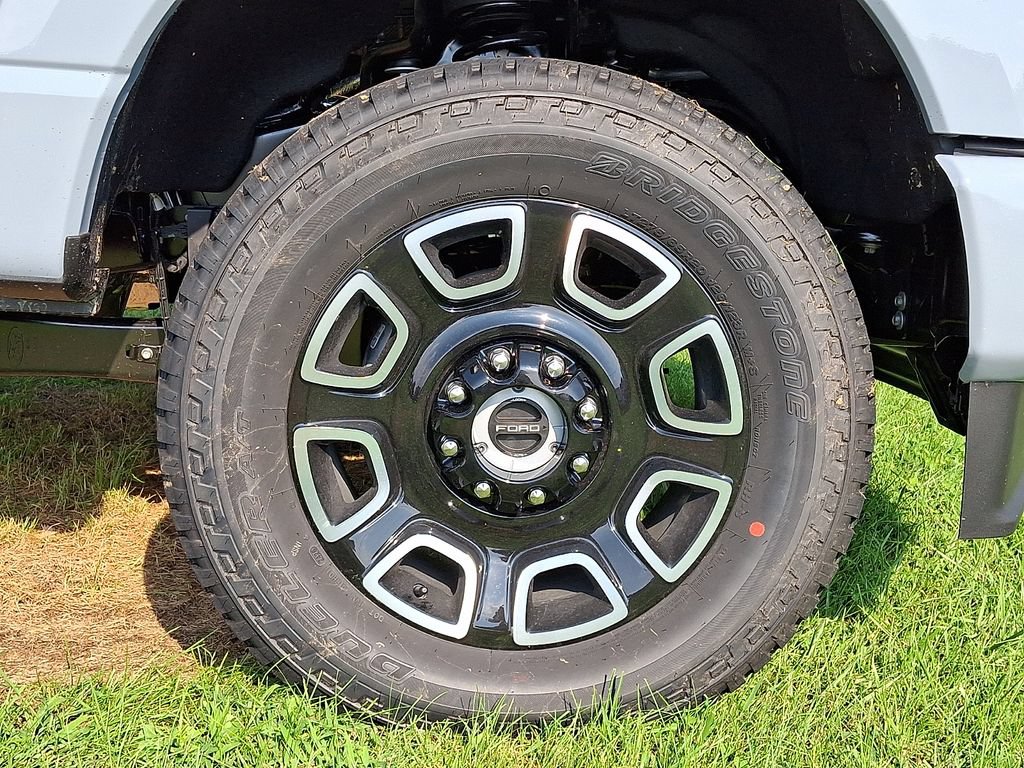 New 2026 Ford F250 Platinum AWD/4WD image 5