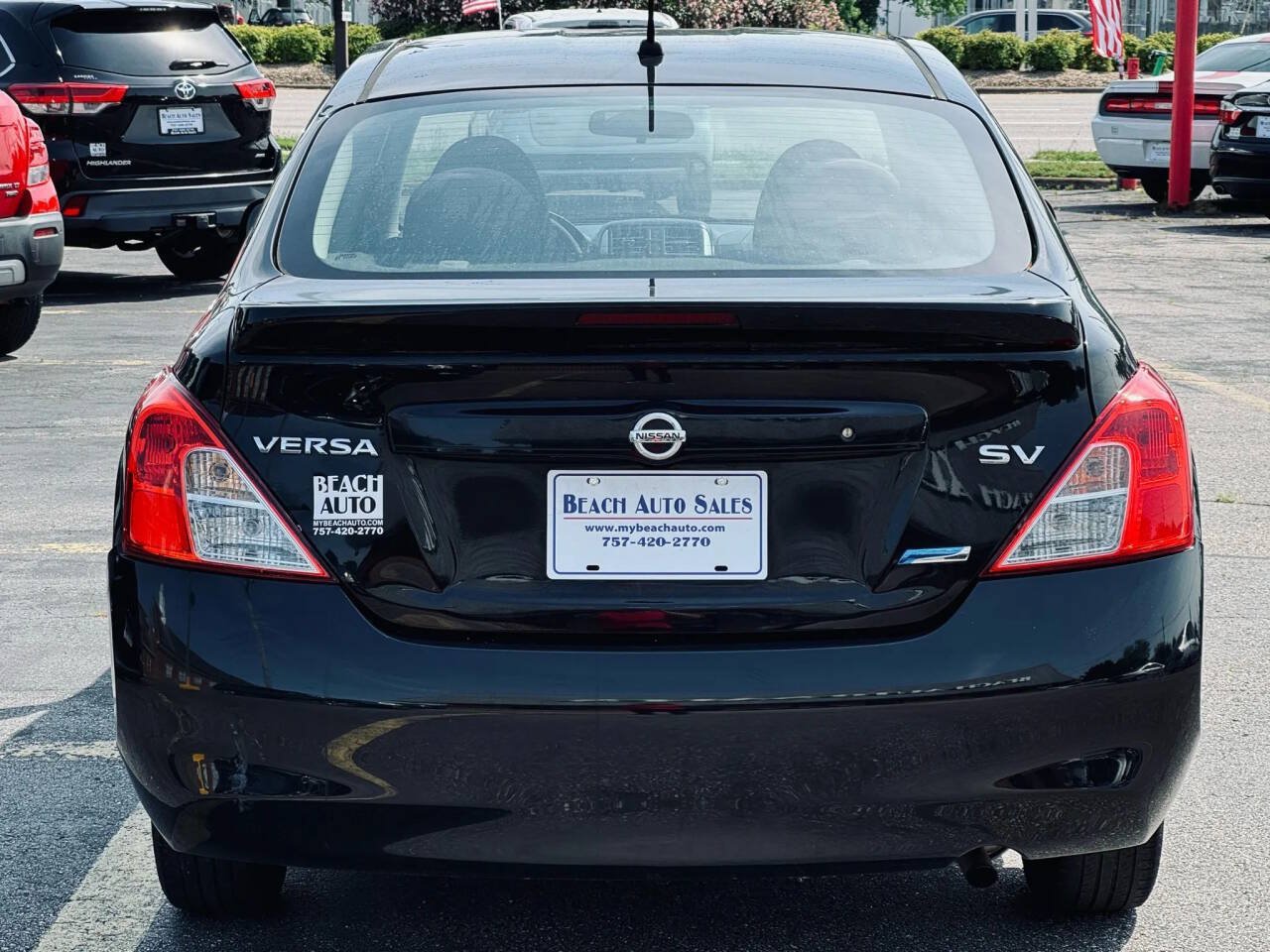 Used 2014 Nissan Versa SV w/ Convenience Package FWD image 7