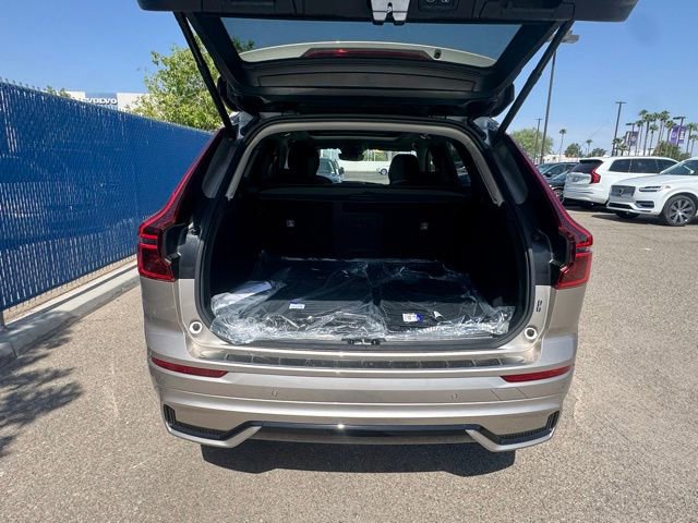 New 2026 Volvo XC60 B5 Plus w/ Climate Package image 7