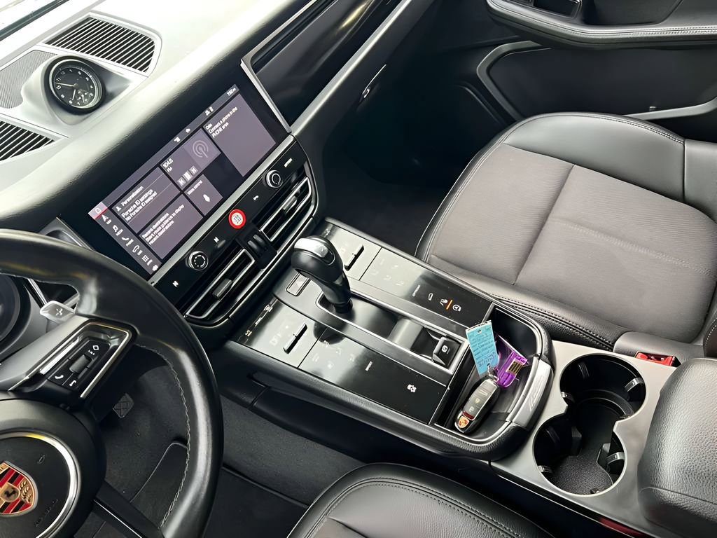 Used 2024 Porsche Macan T AWD/4WD image 22