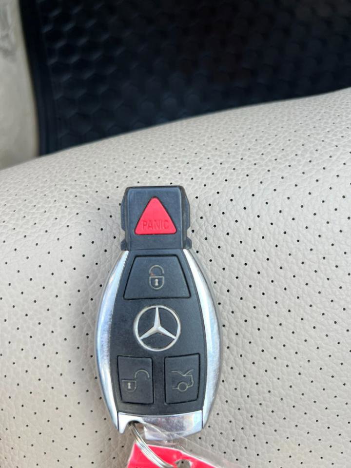 Used 2010 Mercedes-Benz C 300 Sedan image 38