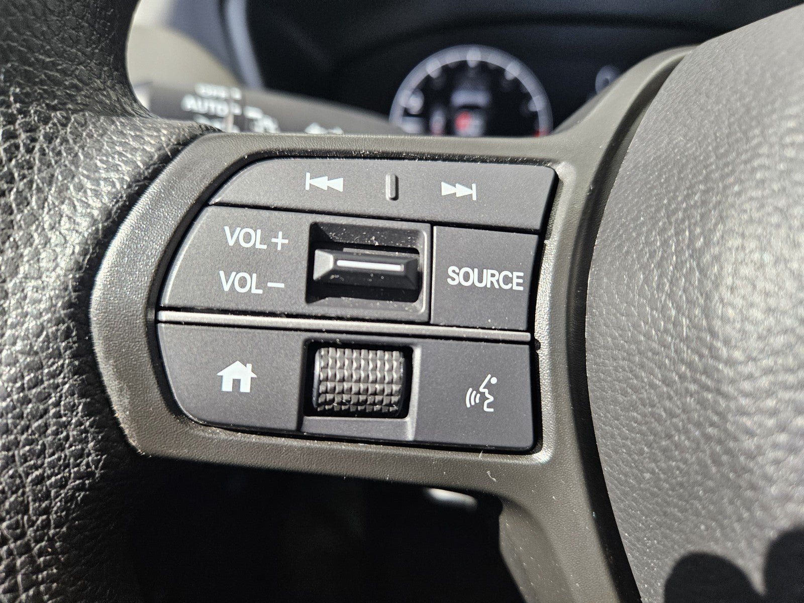 Used 2025 Honda HR-V LX image 27